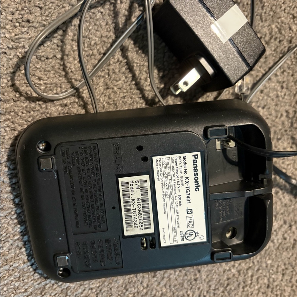 Panasonic Black Cordless Phone Set with Base and 3 remote u it’s - Chargers incl - Picture 6 of 12